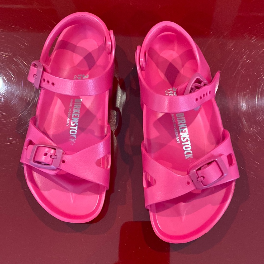 New Girls Birkenstock sandals size 30